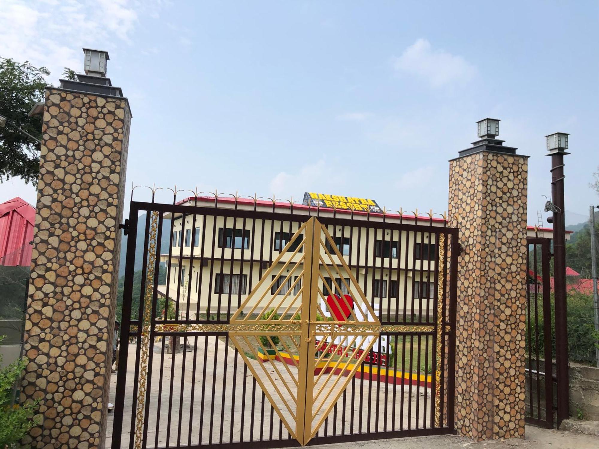 Nakshatra Resort Kunihar Bagian luar foto